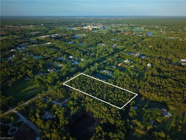 6732 Sandalwood LN, Naples, FL 34109