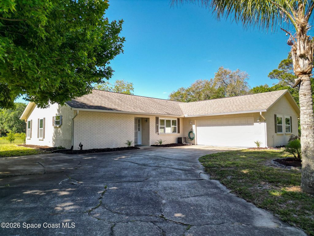 479 Maytown Road, Oak Hill, FL 32759