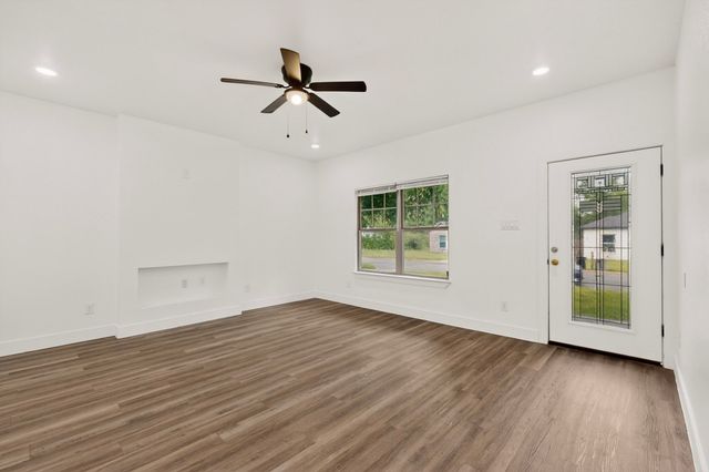 110 Ross Street, Sulphur Springs, TX 75482