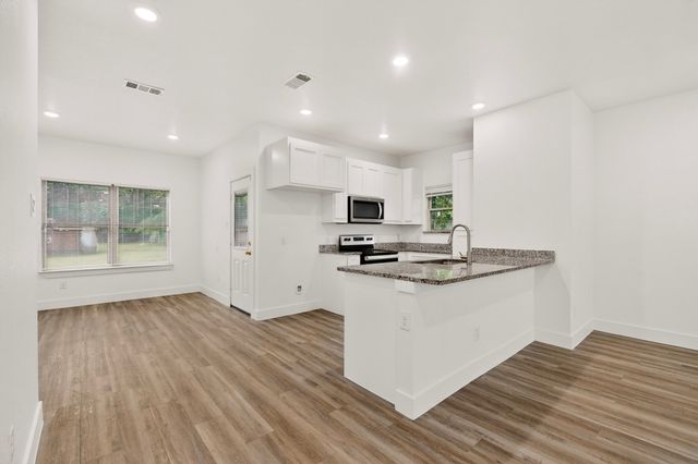 110 Ross Street, Sulphur Springs, TX 75482