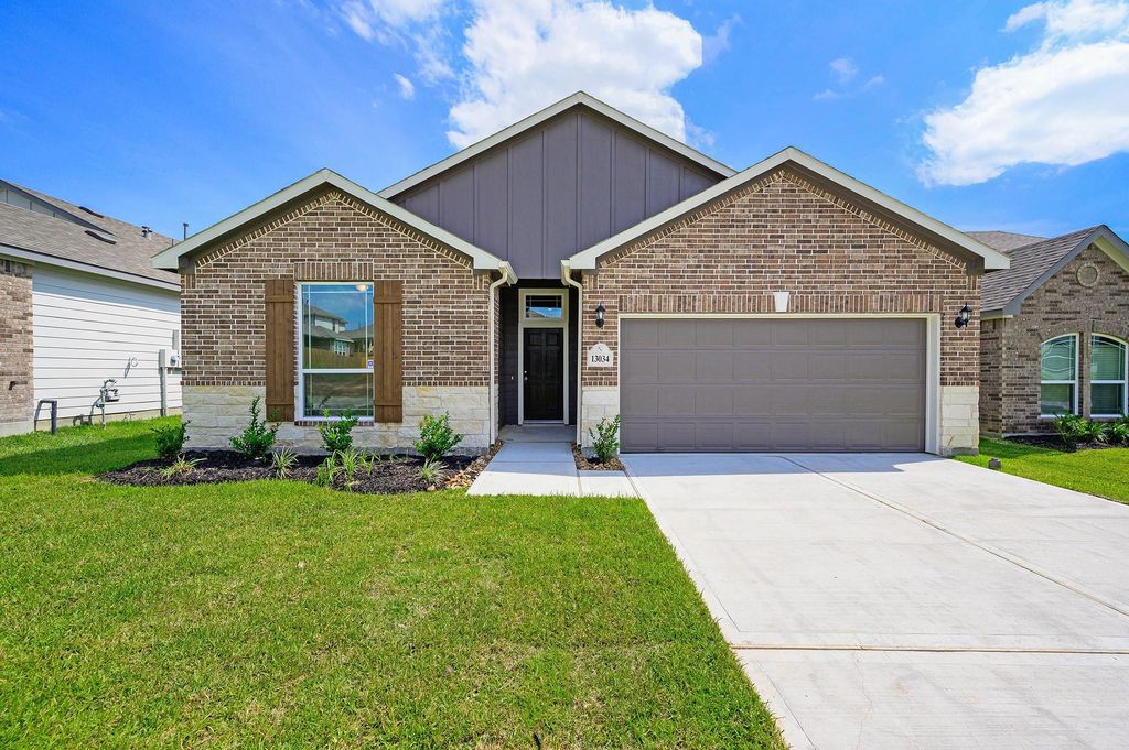 11025 Ondrea Drive, Willis, TX 77318