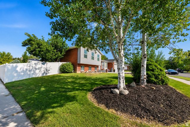 9990 ALBURY RD, Sandy, UT 84092
