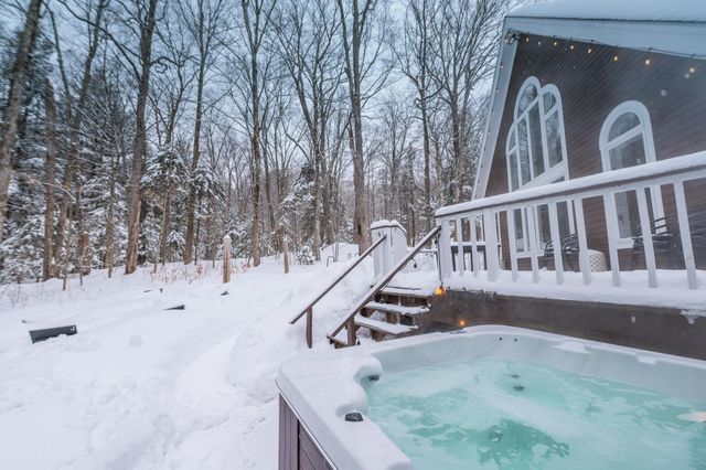 34 Binney Brook Road, Wilmington, VT 05363