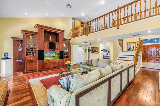 12383 WINDTREE BOULEVARD, Seminole, FL 33772