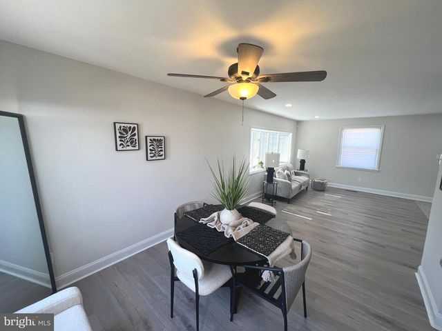 1 CARRIAGE LAMP CT, Baltimore, MD 21234