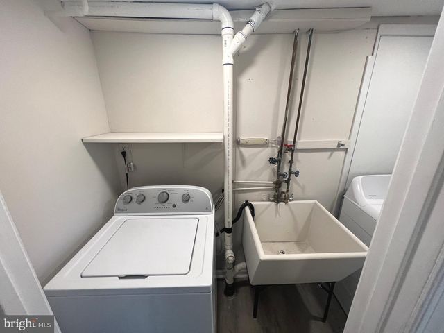 1 CARRIAGE LAMP CT, Baltimore, MD 21234