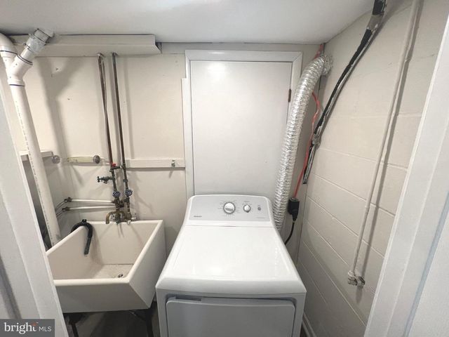 1 CARRIAGE LAMP CT, Baltimore, MD 21234