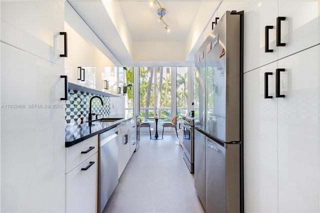 21205 Yacht Club Drive 304, Aventura, FL 33180