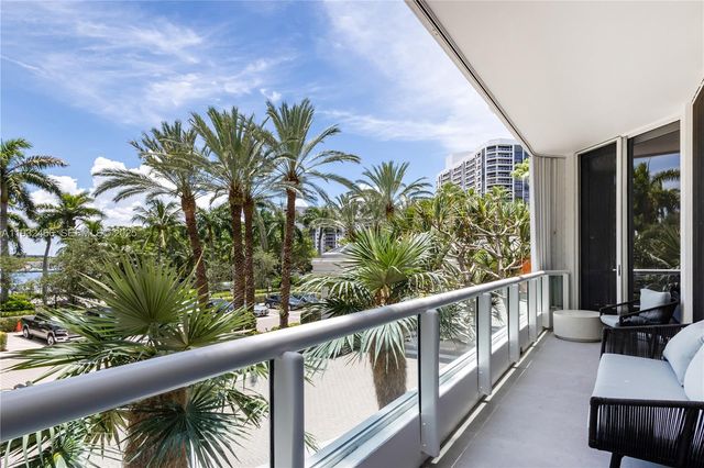 21205 Yacht Club Drive 304, Aventura, FL 33180