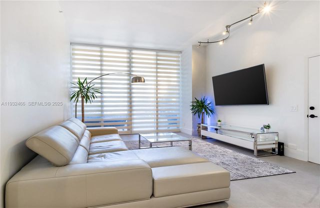 21205 Yacht Club Drive 304, Aventura, FL 33180