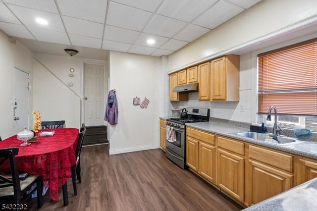 9 Lombardy Pl, Maplewood Twp., NJ 07040