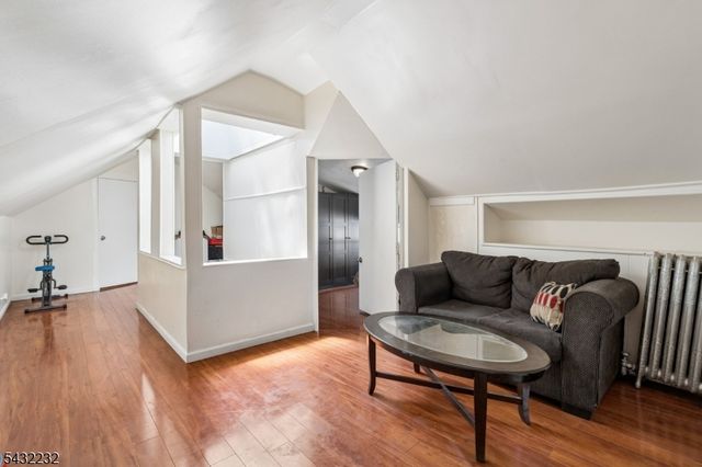 9 Lombardy Pl, Maplewood Twp., NJ 07040