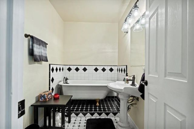 28670 Shenandoah Drive, Lake Arrowhead, CA 92352