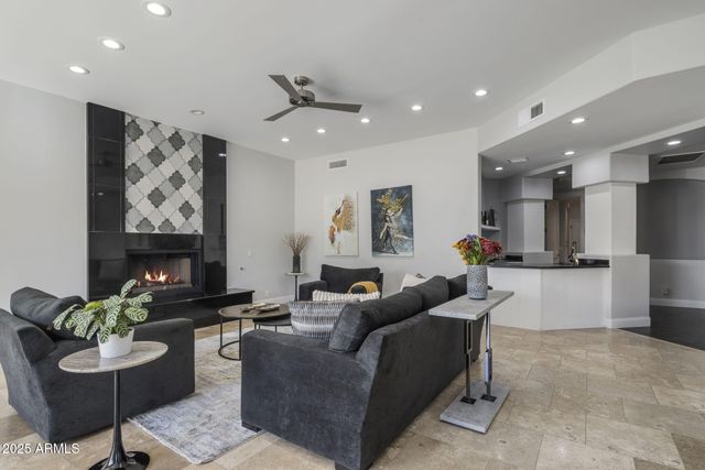 9030 N 48TH Place, Paradise Valley, AZ 85253