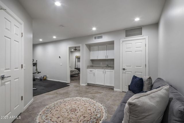 9030 N 48TH Place, Paradise Valley, AZ 85253