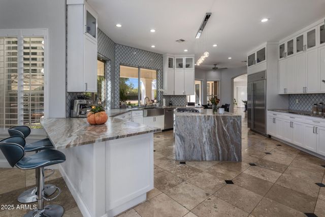 9030 N 48TH Place, Paradise Valley, AZ 85253