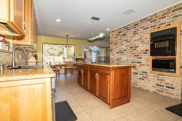 12518 Honeywood Trail, Houston, TX 77077