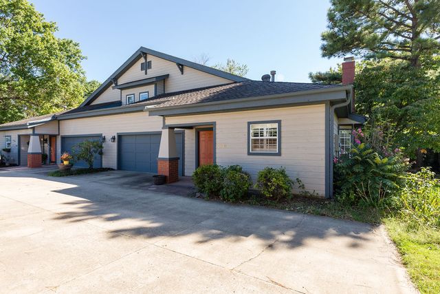 2633 E Joyce Boulevard, Fayetteville, AR 72703