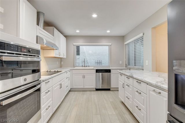 2216 Plaza Del Robles, Las Vegas, NV 89102