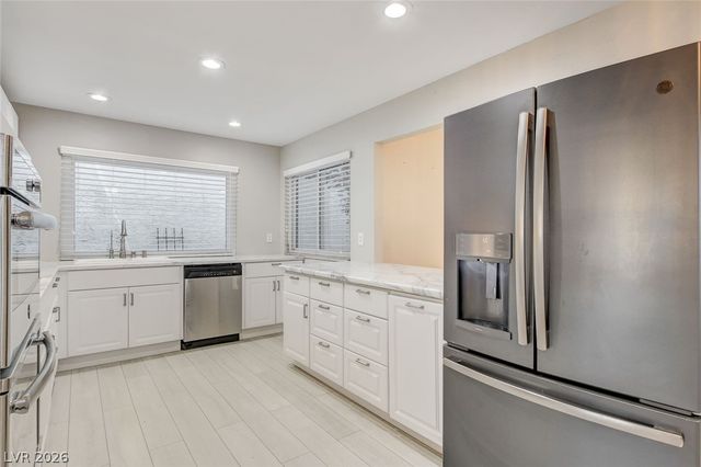2216 Plaza Del Robles, Las Vegas, NV 89102