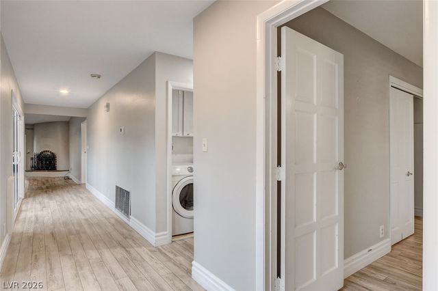2216 Plaza Del Robles, Las Vegas, NV 89102