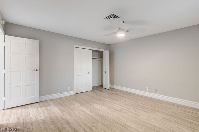 2216 Plaza Del Robles, Las Vegas, NV 89102
