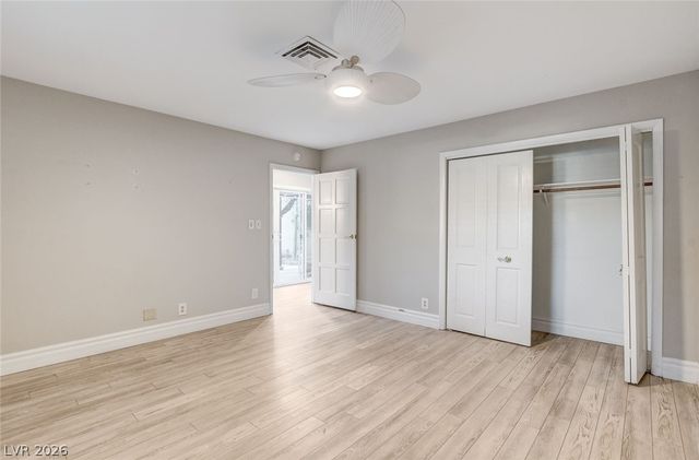 2216 Plaza Del Robles, Las Vegas, NV 89102