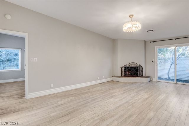 2216 Plaza Del Robles, Las Vegas, NV 89102