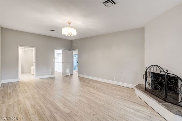 2216 Plaza Del Robles, Las Vegas, NV 89102