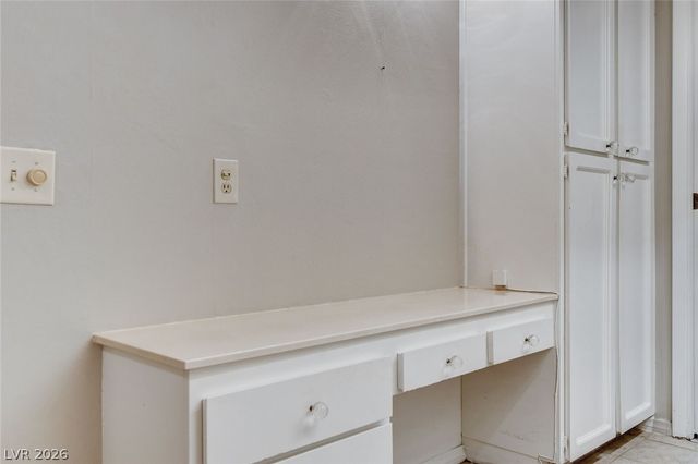 2216 Plaza Del Robles, Las Vegas, NV 89102