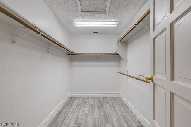2216 Plaza Del Robles, Las Vegas, NV 89102