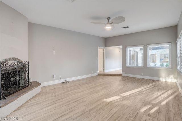 2216 Plaza Del Robles, Las Vegas, NV 89102