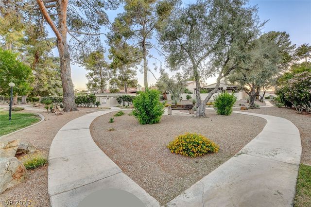 2216 Plaza Del Robles, Las Vegas, NV 89102
