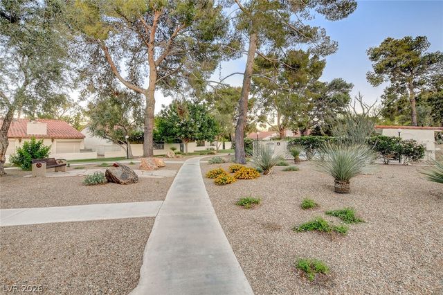 2216 Plaza Del Robles, Las Vegas, NV 89102