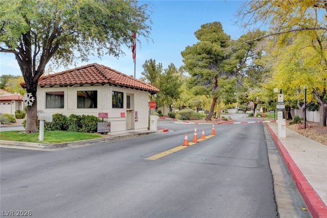 2216 Plaza Del Robles, Las Vegas, NV 89102