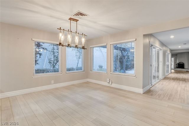 2216 Plaza Del Robles, Las Vegas, NV 89102