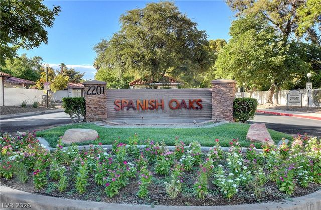 2216 Plaza Del Robles, Las Vegas, NV 89102