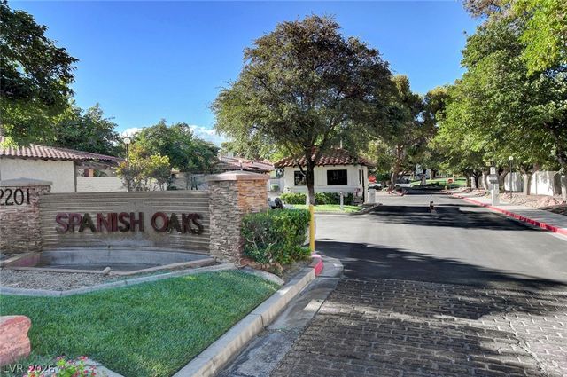 2216 Plaza Del Robles, Las Vegas, NV 89102