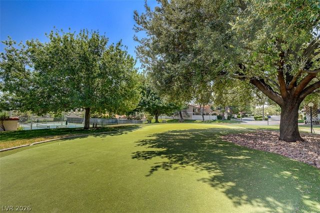 2216 Plaza Del Robles, Las Vegas, NV 89102