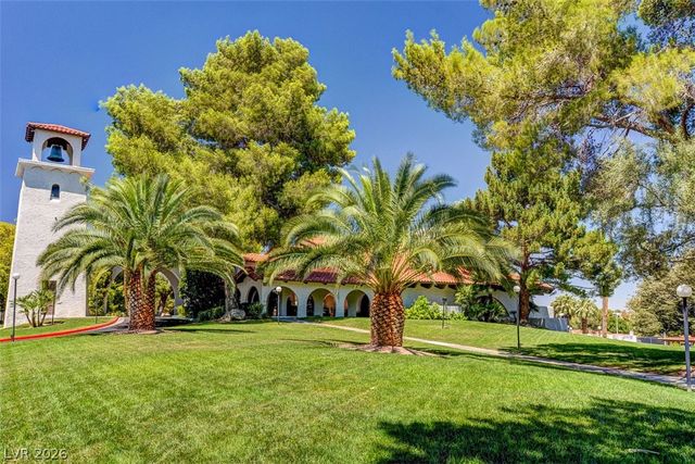 2216 Plaza Del Robles, Las Vegas, NV 89102