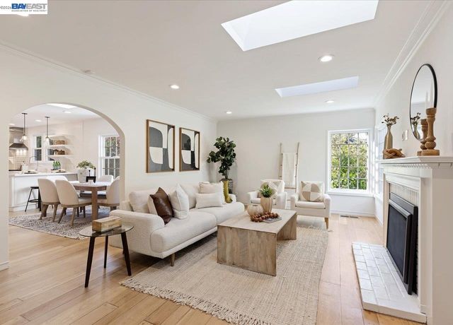 1731 Mountain Blvd, Oakland, CA 94611