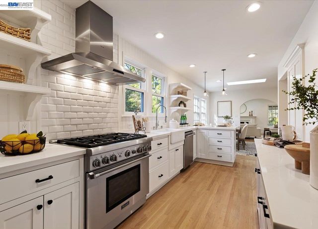 1731 Mountain Blvd, Oakland, CA 94611