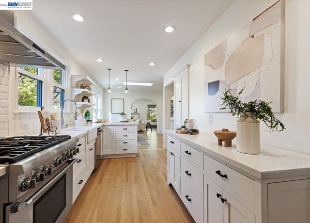 1731 Mountain Blvd, Oakland, CA 94611