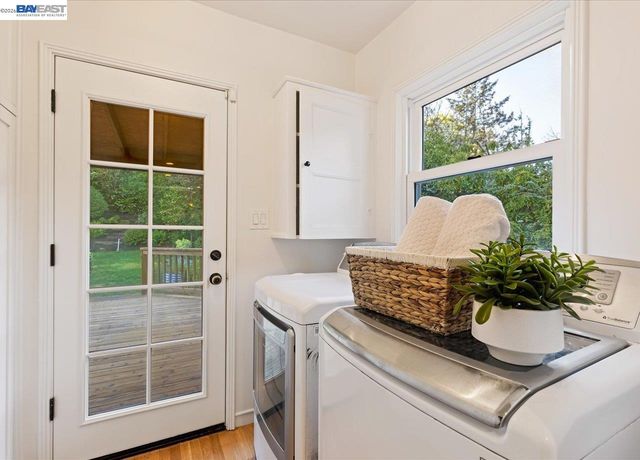 1731 Mountain Blvd, Oakland, CA 94611