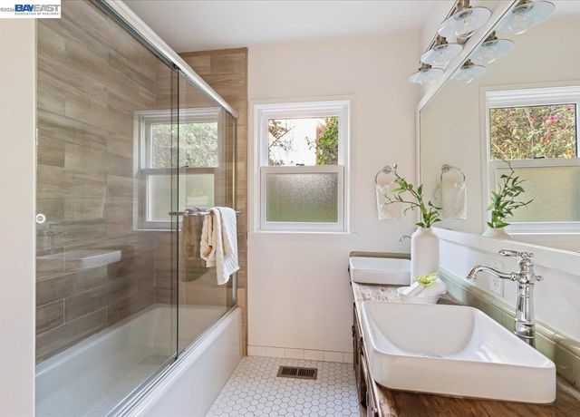 1731 Mountain Blvd, Oakland, CA 94611