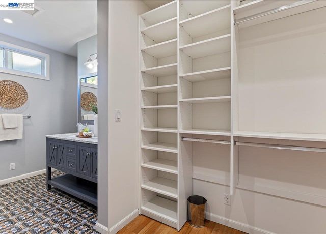 1731 Mountain Blvd, Oakland, CA 94611