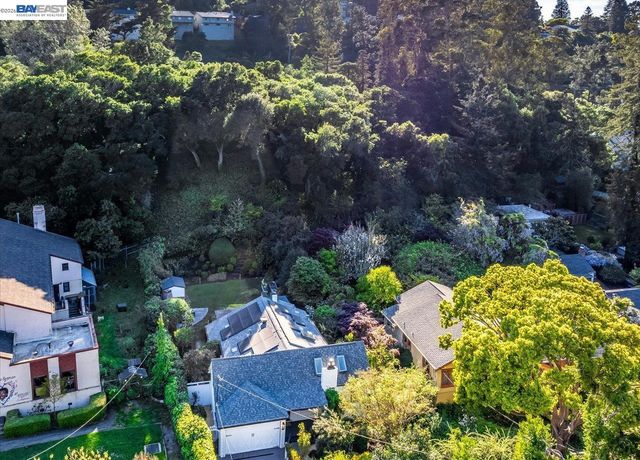 1731 Mountain Blvd, Oakland, CA 94611