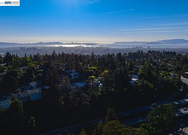 1731 Mountain Blvd, Oakland, CA 94611