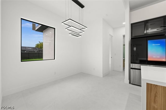 1102 SW 42nd ST, Cape Coral, FL 33914