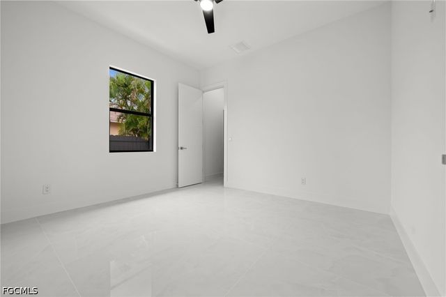 1102 SW 42nd ST, Cape Coral, FL 33914